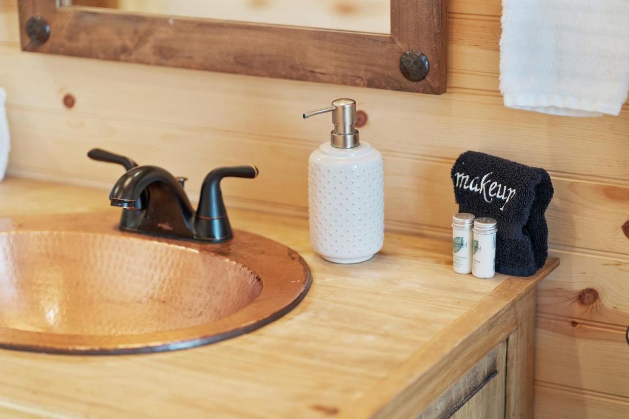 Charming Casita Right On Main St! Hotel Fredericksburg Ngoại thất bức ảnh